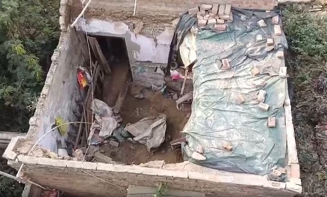 हरियाणा में मकान की छत्त गिरने से पति-पत्नी और उनके 5 साल के बेटे की मौत