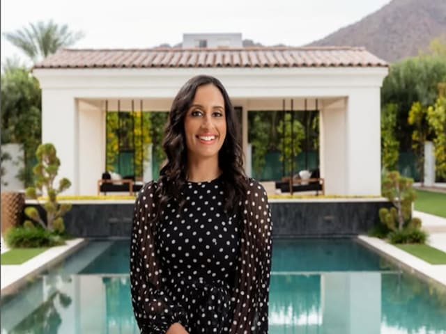 कौन हैं अमेरिकी हसीना अनीता वर्मा ललियन? 428 करोड़ में की डेटा सेंटर डील कौन हैं अमेरिकी हसीना अनीता वर्मा ललियन? 428 करोड़ में की डेटा सेंटर डील