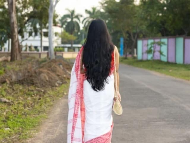 सिंदूर, चूड़ियां, पायल... शादी के बाद भी यहां क्यों नहीं पहनती महिलाएं? सिंदूर, चूड़ियां, पायल... शादी के बाद भी यहां क्यों नहीं पहनती महिलाएं?