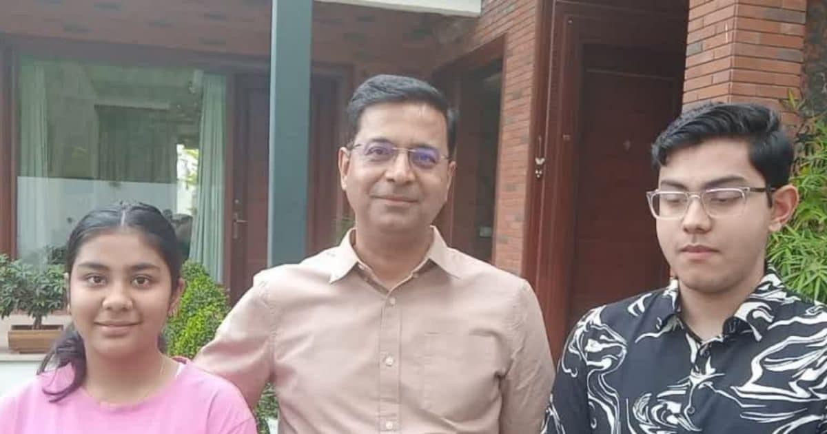 Board Results 2025: पिता आईएएस अफसर, बेटे ने 12वीं में किया टॉप, अब विदेश से करेंगे यह कोर्स