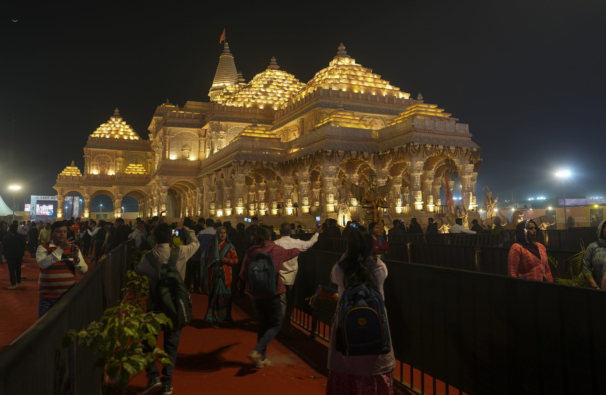 आस्था का अर्थशास्त्र: हर तीर्थ यात्री एक संभावित निवेशक