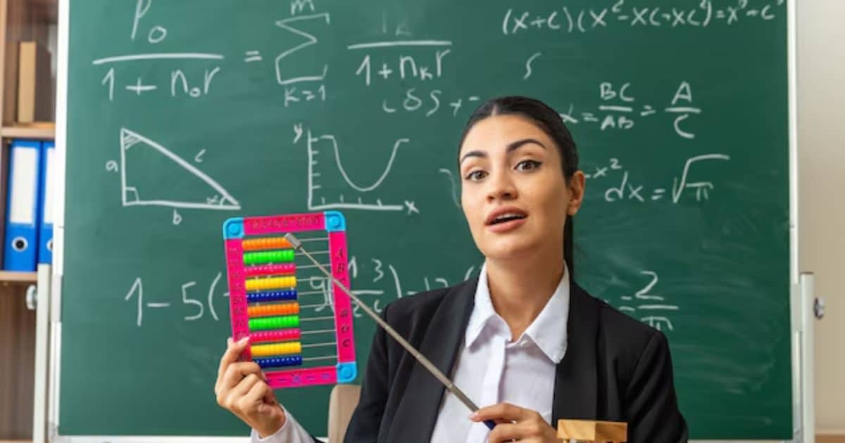CBSE Board: सीबीएसई बोर्ड ने बदल दिए अपने नियम, अब बेसिक मैथमेटिक्स के स्टूडेंट्स भी कर सकेंगे स्टैंडर्ड की पढ़ाई