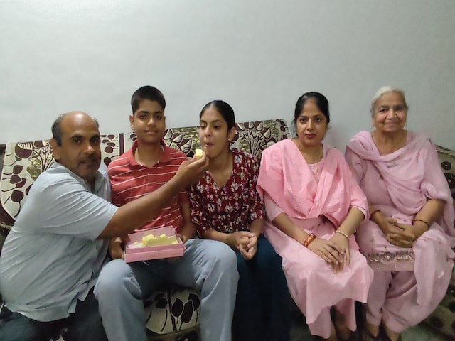 500 में 500 अंक...10वीं में सृष्टि शर्मा ने कैसे किया टॉप, क्या ट्यूशन भी ली? 500 में 500 अंक...10वीं में सृष्टि शर्मा ने कैसे किया टॉप, क्या ट्यूशन भी ली?