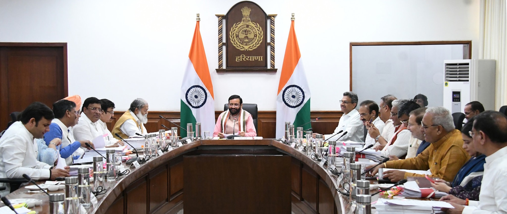 हरियाणा की नई आबकारी नीति में क्या है? 14,064 करोड़ लक्ष्य, शराब के अनुबंध इन गांवों में नहीं खोले जाएंगे, अहंकार पर बड़े फैसले 1 हरियाणा समाचार