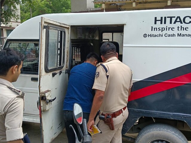 पंजाब नेशनल बैंक के ATM कैश वैन से 70 लाख की चोरी, छपरा में दिनदहाड़े बड़ा कांड!