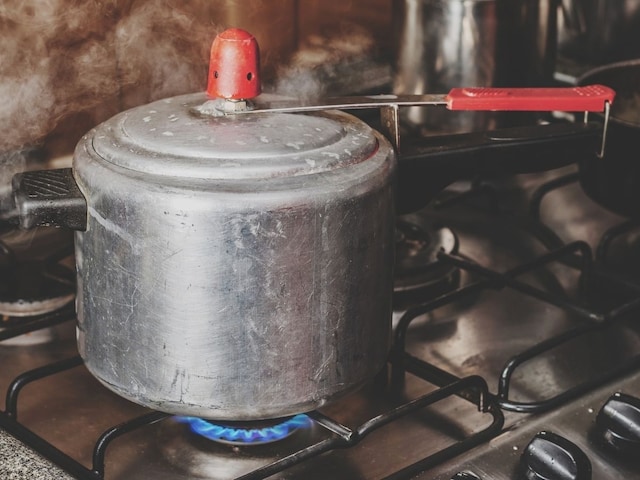 Has the brightness of the pressure cooker blown away? Black-blindness has started appearing? Clean with cheap things Has the brightness of the pressure cooker blown away? Black-blindness has started appearing? Clean with cheap things