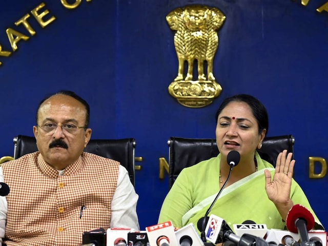 दिल्ली में क्लाउड सीडिंग ट्रायल को हरी झंडी, कैबिनेट की बैठक में बड़ा फैसला दिल्ली में क्लाउड सीडिंग ट्रायल को हरी झंडी, कैबिनेट की बैठक में बड़ा फैसला