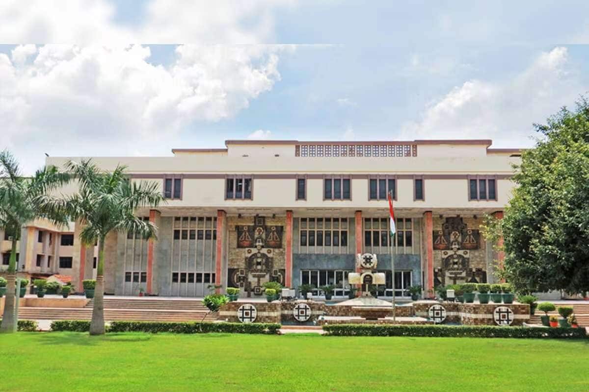 ‘वकील हैं तो क्या कानून हाथ में लेंगे हिंसा की छूट है HC का जमानत से इनकार