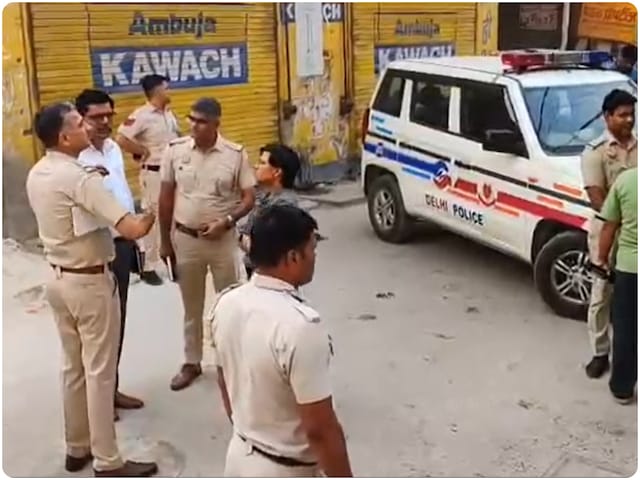 दिल्ली में सनसनी, बुराड़ी में नाबालिग की चाकू मारकर हत्या, लोग देखते रहे तमाशा दिल्ली में सनसनी, बुराड़ी में नाबालिग की चाकू मारकर हत्या, लोग देखते रहे तमाशा