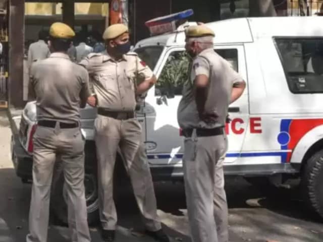 नशे को लेकर हुआ झगड़ा, तो दोस्त ने किए चाकू से ताबड़तोड़ वार, बड़ा खुलासा नशे को लेकर हुआ झगड़ा, तो दोस्त ने किए चाकू से ताबड़तोड़ वार, बड़ा खुलासा