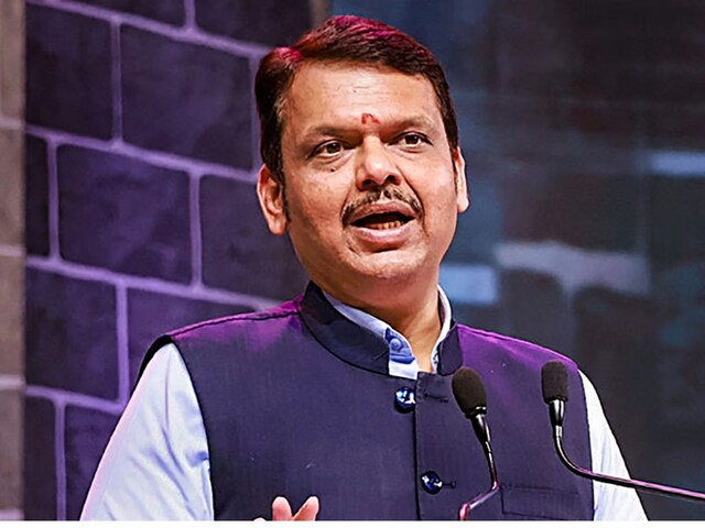 LIVE: आधी रात नई हलचल, उद्धव ठाकरे के शीर्ष नेता ने शिंदे से की मुलाकात की