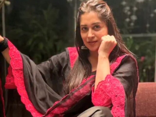 Deepika Kakkar in tumor pain, high fever, now surgery will be done on this day Deepika Kakkar in tumor pain, high fever, now surgery will be done on this day