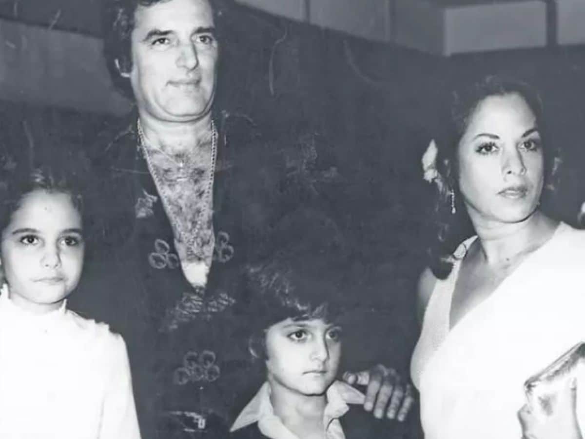 Feroz Khan Biography, Feroz Khan First Wife, Feroz Khan Extra Marital Affair with Air Hostess, Feroz Khan and Sundari Khan, Feroz Khan Jyotika Dhanrajgir, Feroz Khan Interending Facts, Feroz Khan Family History, Feroz Khan Struggle, Feroz Khan Filmography, Feroz Khan, Feroz Khan's first wife, Feroz Khan's love affair, Feroz Khan was in relationship with 10 years, hit films of Feroz Khan, Feroz Khan-beautifies, Firoz Khan-beauty Khan-beauty
