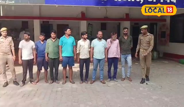 अनफिट को भी दे रहे थे फिट सर्टिफिकेट, पुलिस ने 8 को पकड़ा, लोगों ने ली राहत की सांस अनफिट को भी दे रहे थे फिट सर्टिफिकेट, पुलिस ने 8 को पकड़ा, लोगों ने ली राहत की सांस