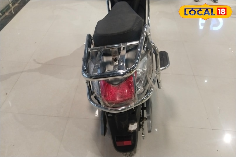 Electric scooty 