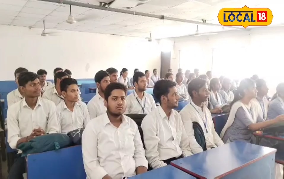 UP के इस कॉलेज से मात्र ₹15000 में आप कर सकते हैं MBA, जानिए कहां है कॉलेज, और क्या है एडमिशन की प्रक्रिया