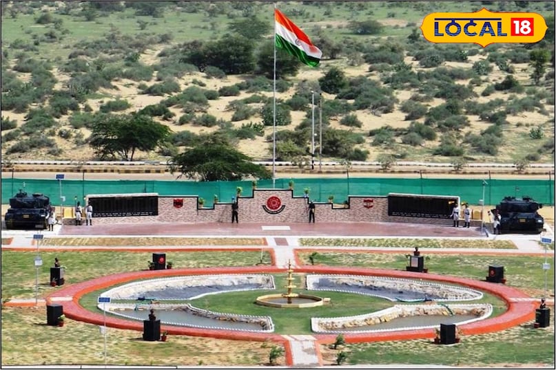 TRICOLOR 2015 के बाद से यहां इनायत से लहरा रहा है TRICOLOR 2015 के बाद से यहां इनायत से लहरा रहा है