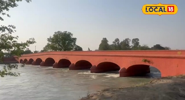 PIlibhit News : PWD और सिंचाई विभाग के बीच फुटबॉल बना पीलीभीत का ये पुल, हादसे का इंतजार कर रहा प्रशासन