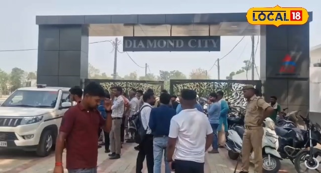 कॉलोनी में रातों-रात बना दी मजार, बढ़ा विवाद तो निकला सरकारी कनेक्शन, अब मानमनौवल में जुटे कॉलोनाइजर्स