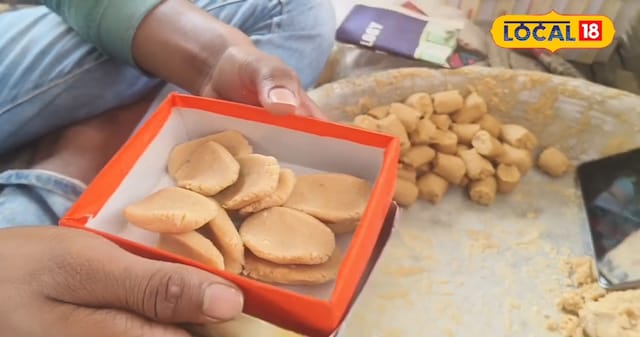 प्रभु को भी प्रिय है फर्रुखाबाद का ये खास पेड़ा, रोज लगता है भोग, जानिए कहां प्रभु को भी प्रिय है फर्रुखाबाद का ये खास पेड़ा, रोज लगता है भोग, जानिए कहां
