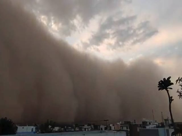 राजस्थान-हरियाणा में 'अफत', दिन में रात, पाकिस्तानी कोण सामने आया राजस्थान-हरियाणा में 'अफत', दिन में रात, पाकिस्तानी कोण सामने आया