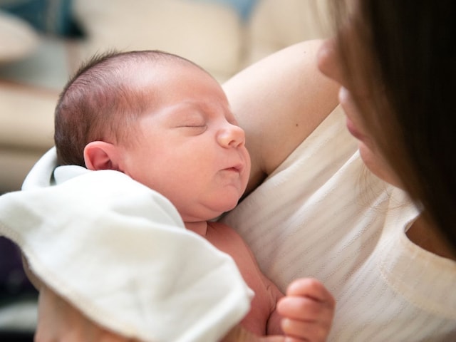 महिला ने एक साथ 3 बच्चों को दिया जन्म, इस फ्री IVF सेंटर में हुआ कमाल, जानें क्या है यह तकनीक