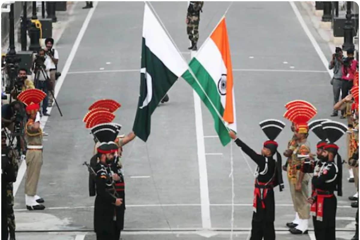 आतंकियों को पैदा करने वाला देश मुस्लिम देश में ही भारत ने PAK को धो डाला