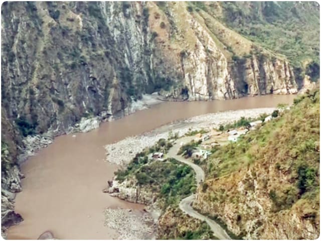 चिनाब नदी को लेकर भारत ने बनाया खास प्लान, प्यासा-प्यासा हो जाएगा पाकिस्तान चिनाब नदी को लेकर भारत ने बनाया खास प्लान, प्यासा-प्यासा हो जाएगा पाकिस्तान