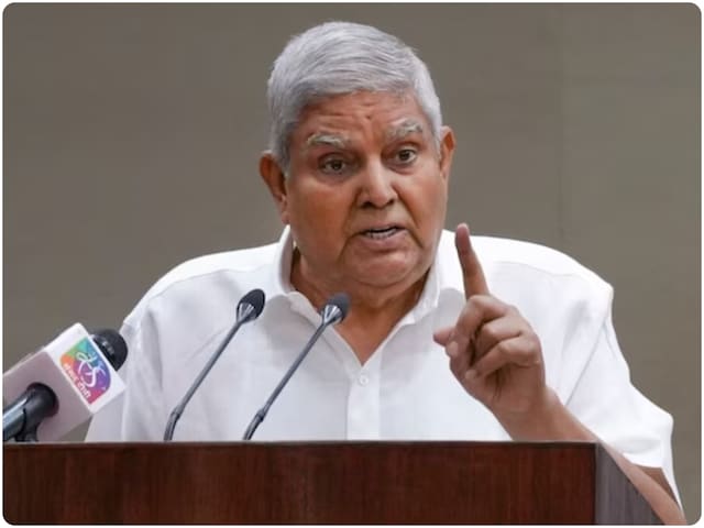 कई बार राजनीति राष्ट्रवाद और सुरक्षा के लिए 'बहुत सख्त' हो जाती कई बार राजनीति राष्ट्रवाद और सुरक्षा के लिए 'बहुत सख्त' हो जाती