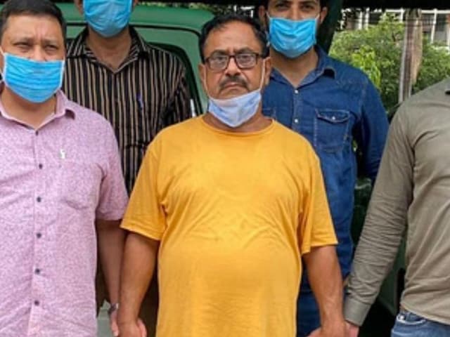 'डॉक्टर डेथ' पकड़ा गया, 125 लोगों को बनाया शिकार, किडनियों का करता था व्यापार 'डॉक्टर डेथ' पकड़ा गया, 125 लोगों को बनाया शिकार, किडनियों का करता था व्यापार