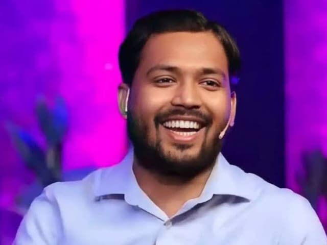 तुम लोग को हम नहीं बताए और ब्याह भी कर लिये..खान सर ने गुपचुप शादी की वजह बताई तुम लोग को हम नहीं बताए और ब्याह भी कर लिये..खान सर ने गुपचुप शादी की वजह बताई