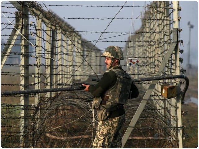 1000 मदरसे बंद, बच्चों को दी जा रही खास ट्रेनिंग... PoK में कैसा है माहौल? 1000 मदरसे बंद, बच्चों को दी जा रही खास ट्रेनिंग... PoK में कैसा है माहौल?