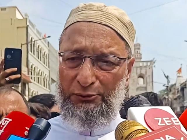 मुस्लिम मुल्क में ओवैसी ने पाकिस्तान की बखिया उधेड़ी, गिना डाले एक- एक कारनामे मुस्लिम मुल्क में ओवैसी ने पाकिस्तान की बखिया उधेड़ी, गिना डाले एक- एक कारनामे
