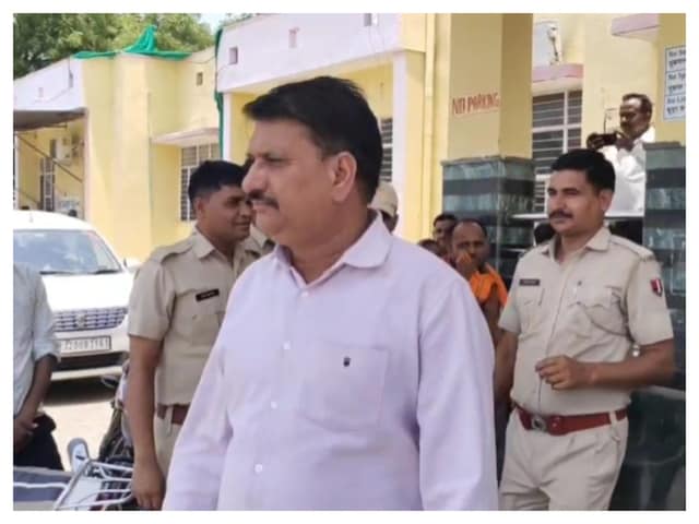 राजस्थान पॉलिटिक्स: 25 साल में पहला मौका जब विधायक की अयोग्यता के कारण होगा उपचुनाव राजस्थान पॉलिटिक्स: 25 साल में पहला मौका जब विधायक की अयोग्यता के कारण होगा उपचुनाव