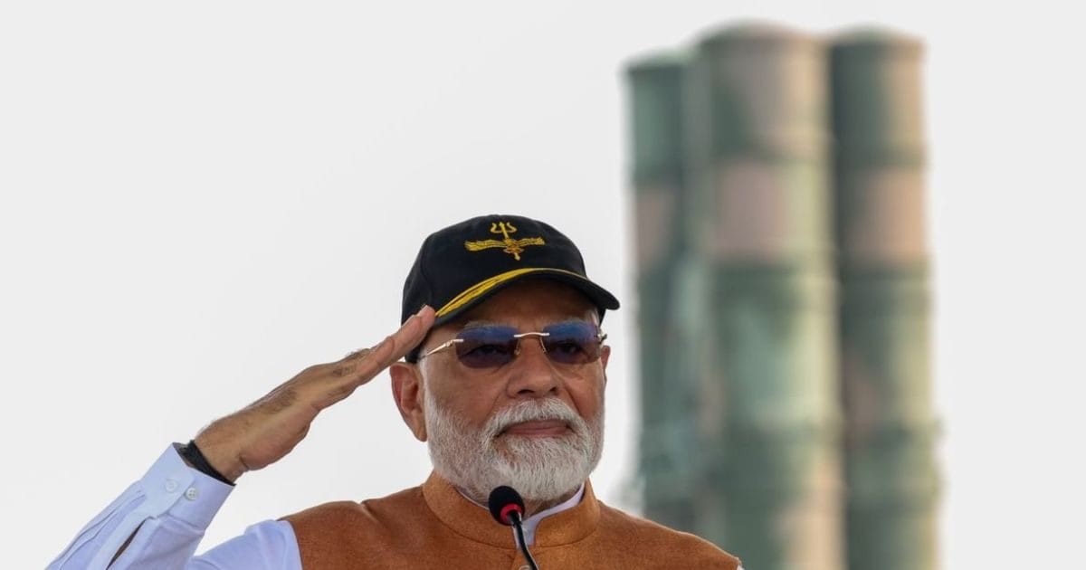 S-400, जवानों का जोश... पीएम मोदी की ये तस्वीरें देखकर मुंह छुपाता फिरेगा PAK