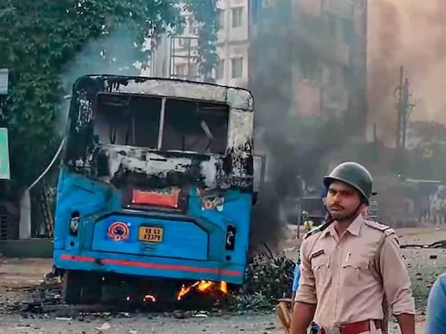 दंगाई मचाते रहे उत्‍पात, ममता की पुलिस रही चुप, कमेटी की रिपोर्ट में खुलासा