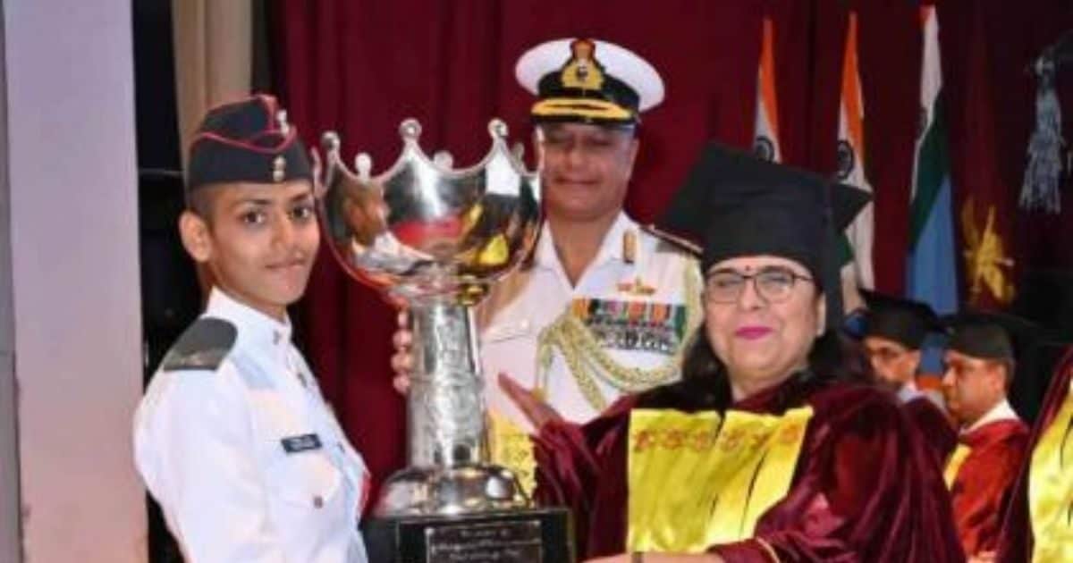 NDA Passing Out Parade: श्रीति दक्ष ने रचा इतिहास, एनडीए में किया टॉप, पिता एयरफोर्स में थे विंग कमांडर