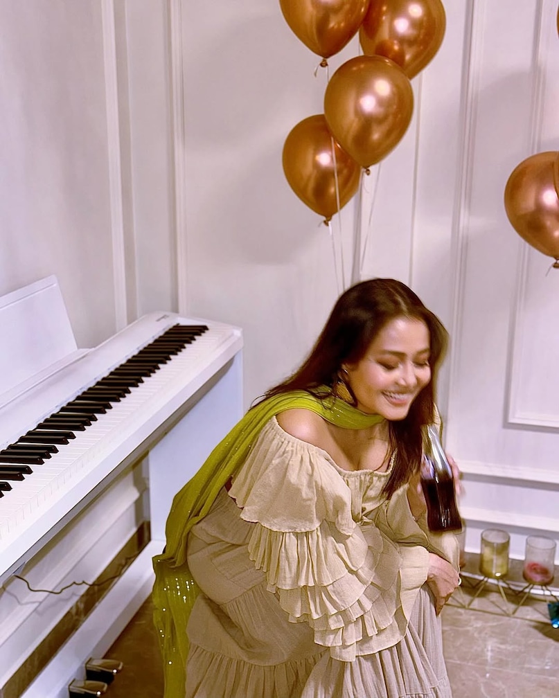 टोनी के जन्मदिन पर बहन नेहा ने उनके नाम का टैटू करके उन्हें सरप्राइज दिया था. सिंगर ने टोनी के नाम का टैटू बनाते हुए सोशल मीडिया पर वीडियो भी शेयर किया था. टोनी के जन्मदिन पर बहन नेहा ने उनके नाम का टैटू करके उन्हें सरप्राइज दिया था. सिंगर ने टोनी के नाम का टैटू बनाते हुए सोशल मीडिया पर वीडियो भी शेयर किया था.