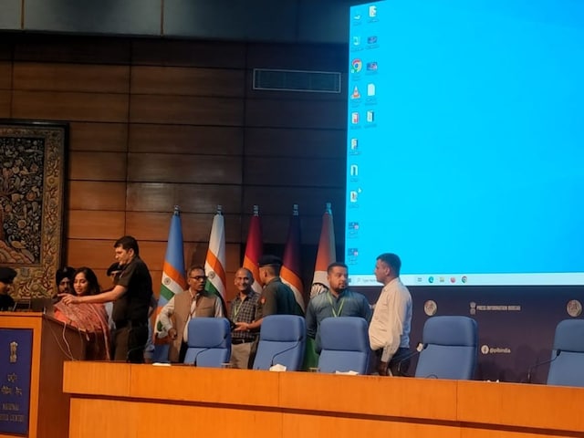 पाक में कैसे आतंकियों का किया सफाया, कुछ देर में दुनिया को बताएगा भारत पाक में कैसे आतंकियों का किया सफाया, कुछ देर में दुनिया को बताएगा भारत