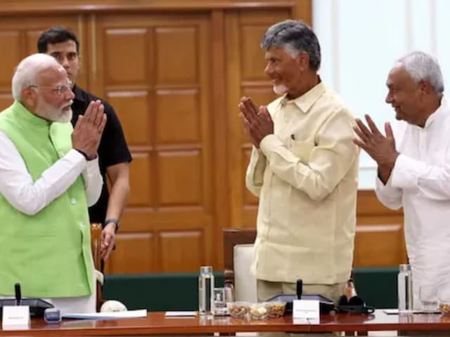 क्यों मोदी एक रात रुकेंगे पटना में... चिराग-नीतीश के बीच गफलतें होंगी अब दूर? क्यों मोदी एक रात रुकेंगे पटना में... चिराग-नीतीश के बीच गफलतें होंगी अब दूर?