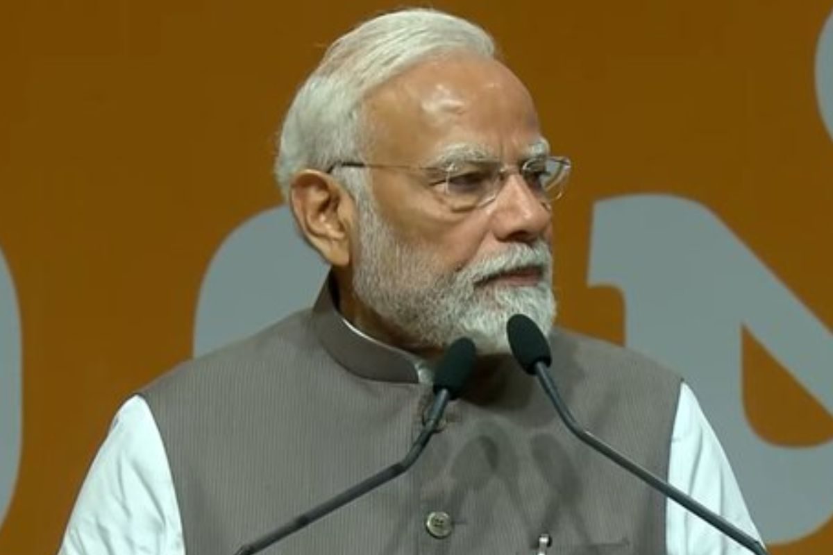 पीएम मोदी का पाकिस्तान को संदेश- चैन से रहो और हमें भी चैन से रहने दो वरना