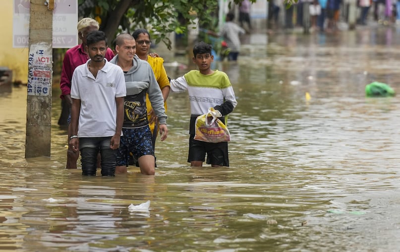 Rainfall News, Weather News, latest Karnataka Weather News, Bengaluru rains, Bengaluru flood, Bengaluru traffic, Yellow alert, Bengaluru news, वर्षा समाचार, मौसम समाचार, नवीनतम कर्नाटक मौसम समाचार, बेंगलुरु बारिश, बेंगलुरु बाढ़, बेंगलुरु यातायात, येलो अलर्ट, बेंगलुरु समाचार Rainfall News, Weather News, latest Karnataka Weather News, Bengaluru rains, Bengaluru flood, Bengaluru traffic, Yellow alert, Bengaluru news, वर्षा समाचार, मौसम समाचार, नवीनतम कर्नाटक मौसम समाचार, बेंगलुरु बारिश, बेंगलुरु बाढ़, बेंगलुरु यातायात, येलो अलर्ट, बेंगलुरु समाचार