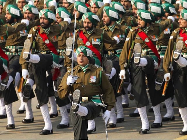 सिखों को क्‍यों टारगेट कर रहा असीम मुनीर? पंजाब रेजिमेंट ही काफी है...