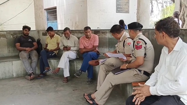 हरियाणाः पानीपत में मां-बेटी ने दी जान, परिजन बोले- पति ने दोनों को मारा हरियाणाः पानीपत में मां-बेटी ने दी जान, परिजन बोले- पति ने दोनों को मारा