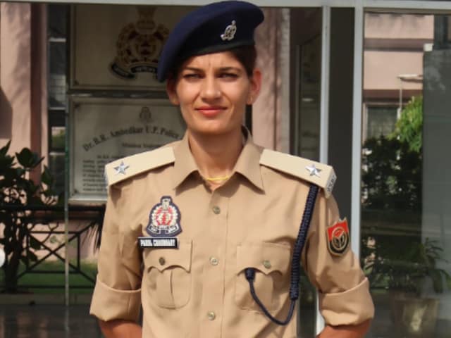 सिराज के बाद किसे बनाया गया DSP, एथलीट ने वर्दी में तस्वीर शेयर की सिराज के बाद किसे बनाया गया DSP, एथलीट ने वर्दी में तस्वीर शेयर की
