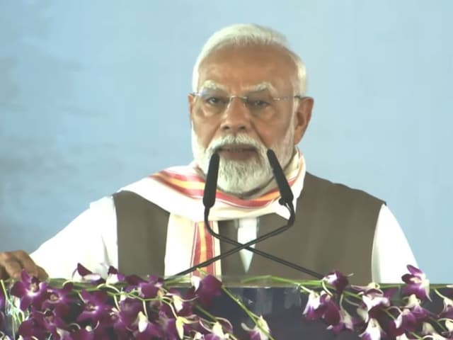 PM मोदी की सभा में लगी ड्यूटी तो गायब हो गए साहब! अब इस अफसर को मिली कड़ी सजा PM मोदी की सभा में लगी ड्यूटी तो गायब हो गए साहब! अब इस अफसर को मिली कड़ी सजा