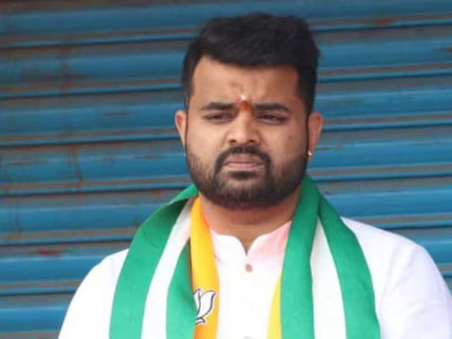 2000 गंदी फोटो और..प्रज्वल रेवन्ना केस में ड्राइवर का खुलासा, कहा- मां जानती.. 2000 गंदी फोटो और..प्रज्वल रेवन्ना केस में ड्राइवर का खुलासा, कहा- मां जानती..