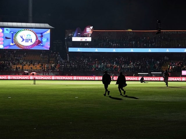IPL जारी रहेगा या कर दिया जाएगा स्थगित, BCCI सचिव ने दी जानकारी IPL जारी रहेगा या कर दिया जाएगा स्थगित, BCCI सचिव ने दी जानकारी