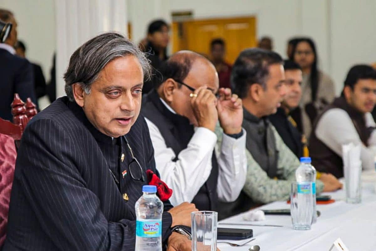 शशि थरूर ने ऑपरेशन सिंदूर पर ये क्या कह दिया कान धरकर सुन ले पाकिस्तान