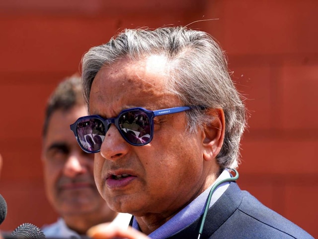 'दांव उल्टा पड़ गया', UNSC के बंद कमरे में PAK की किरकिरी, बोले थरूर- पोल खुली 'दांव उल्टा पड़ गया', UNSC के बंद कमरे में PAK की किरकिरी, बोले थरूर- पोल खुली